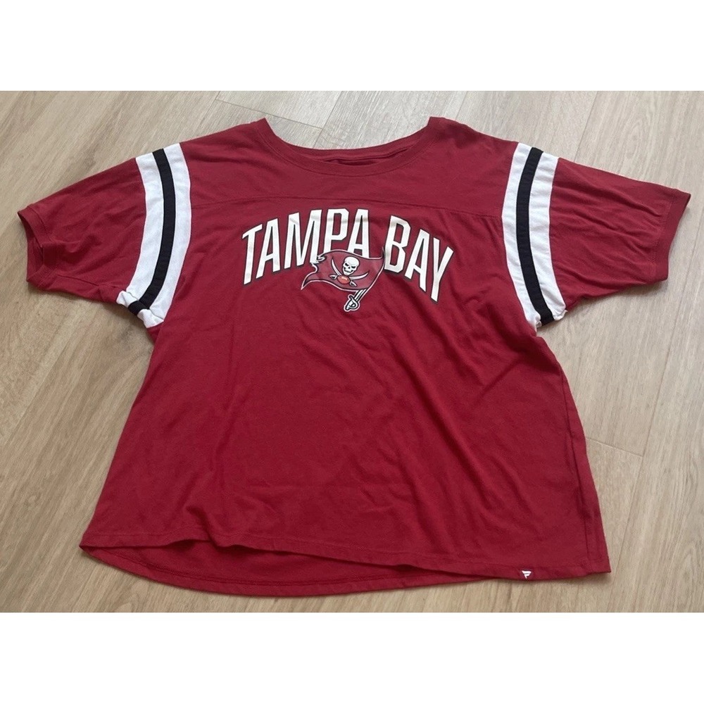NFL Short Sleeve Shirt Woman's XL Tampa Bay Buccaneers Fanatics Red